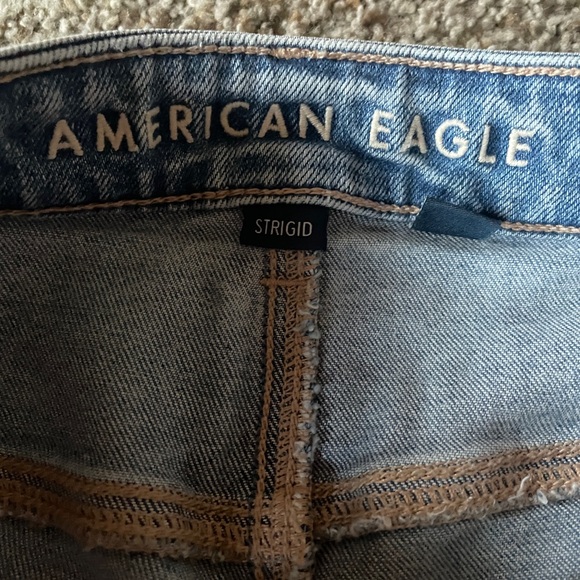 American Eagle women’s size 14L, strigid, distressed jeans - Picture 2 of 4